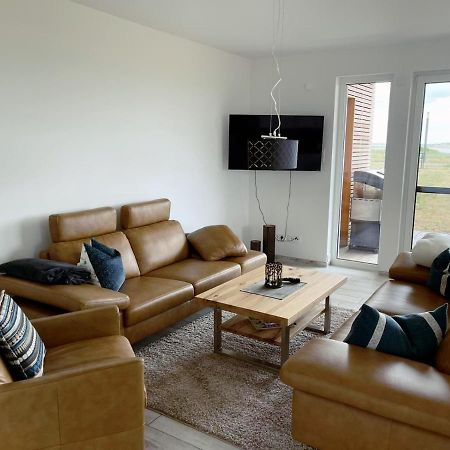 Exklusives Apartment Mit Blick Auf Den See Grossraeschen Buitenkant foto
