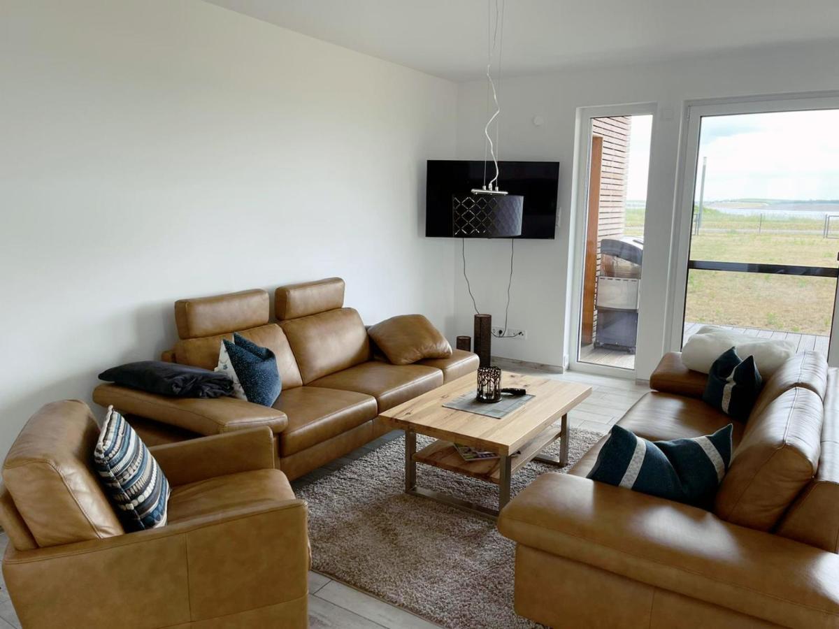 Exklusives Apartment Mit Blick Auf Den See Grossraeschen Buitenkant foto