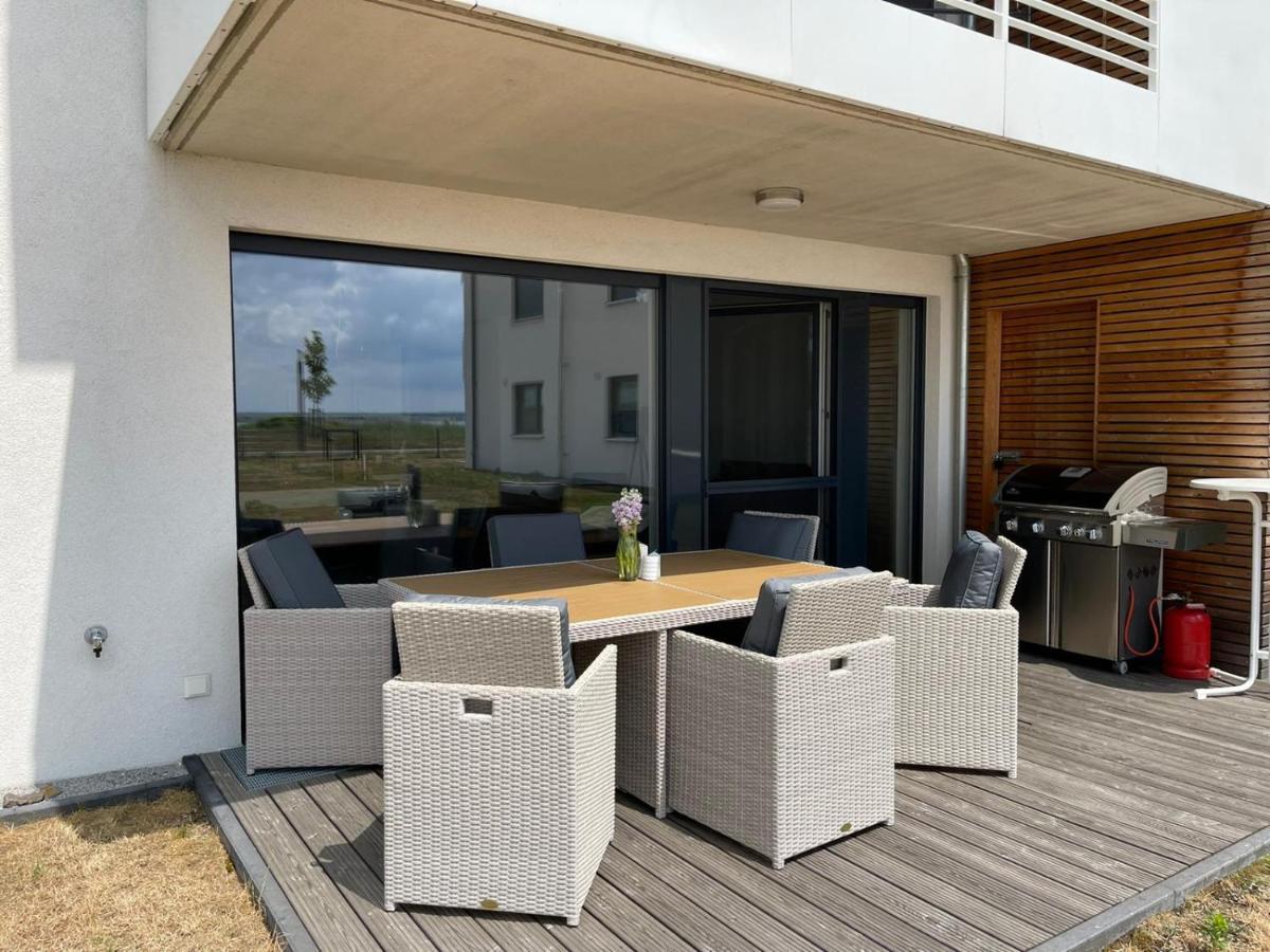 Exklusives Apartment Mit Blick Auf Den See Grossraeschen Buitenkant foto